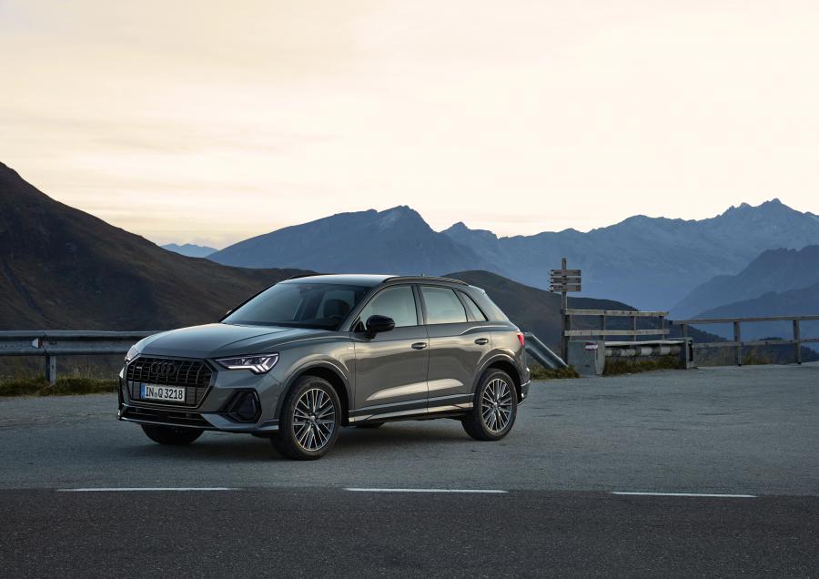  Audi Q3 Quattro S-Line Edition One 2018 года  (WW) (фото 27 из 30)